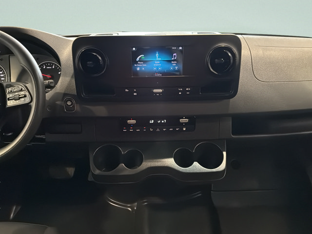 Used 2024 Mercedes-Benz Sprinter 2500 image 24