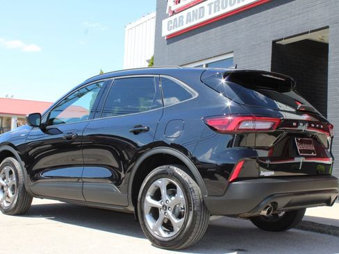 Used 2025 Ford Escape ST-Line AWD/4WD image 6