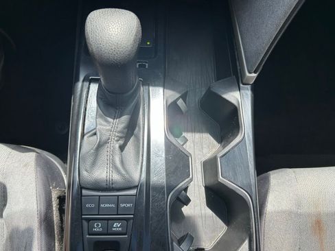 Used 2025 Toyota Camry LE w/ Convenience Package FWD image 35