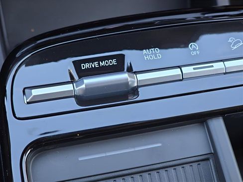 New 2025 Hyundai Tucson Limited image 30