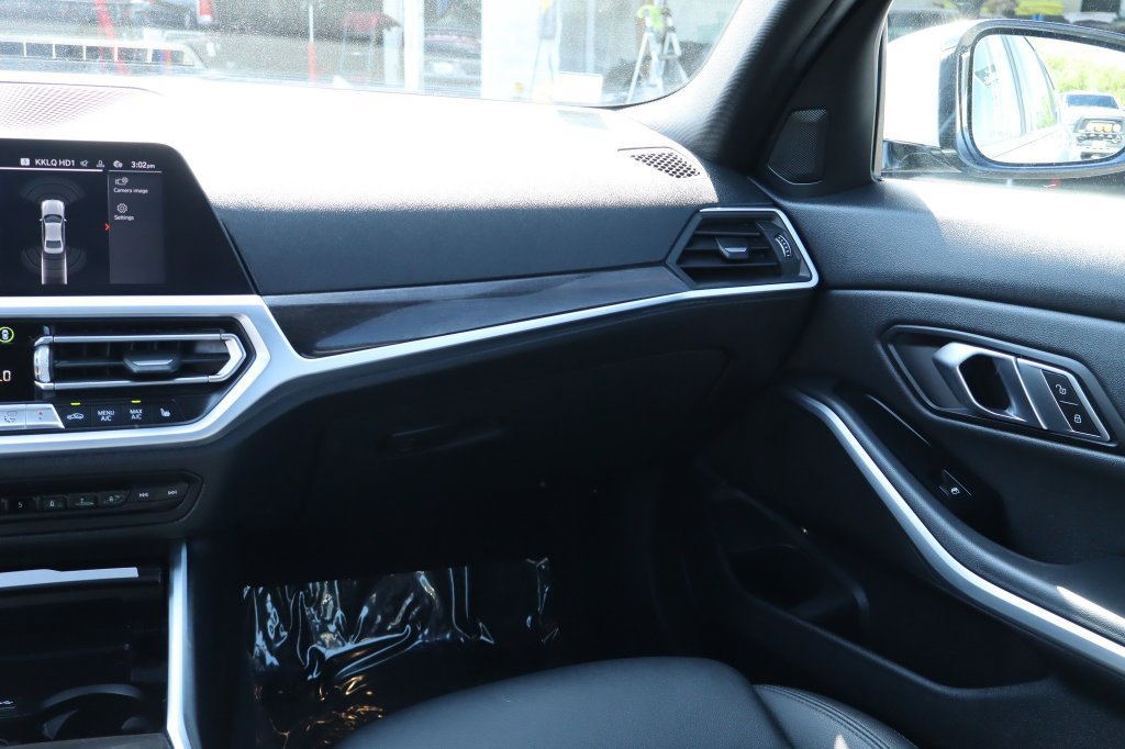 Used 2020 BMW 330i Sedan w/ Driving Assistance Package RWD image 32