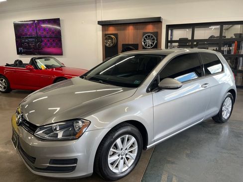 Used 2015 Volkswagen Golf S FWD image 3