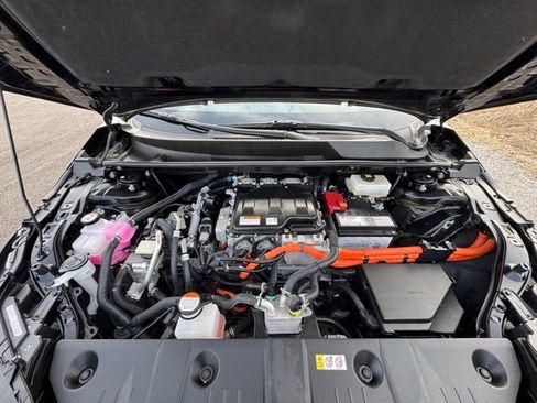 Used 2024 Toyota bZ4X XLE w/ Weather Package image 11