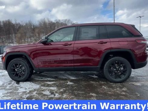 New 2025 Jeep Grand Cherokee Laredo image 5