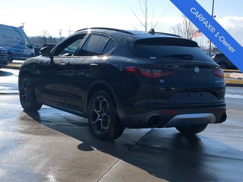Used 2023 Alfa Romeo Stelvio Ti image 5