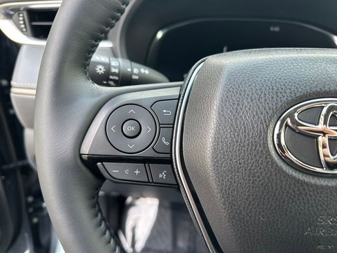 Used 2024 Toyota Venza Limited image 19