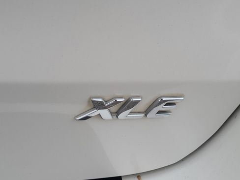 Certified 2018 Toyota Sienna XLE image 29