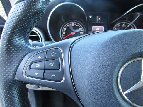 Used 2017 Mercedes-Benz GLC 300 4MATIC image 12