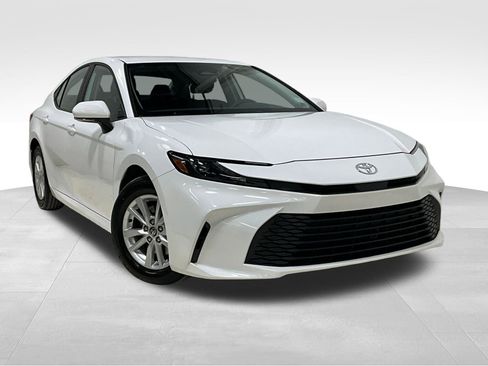 Used 2026 Toyota Camry LE image 1