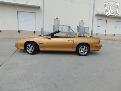 Used 1998 Chevrolet Camaro Z28 image 6