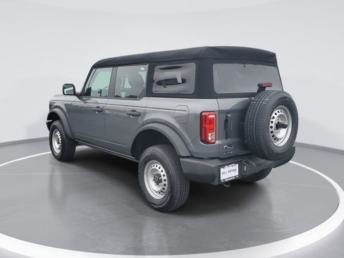 New 2025 Ford Bronco 4-Door image 4