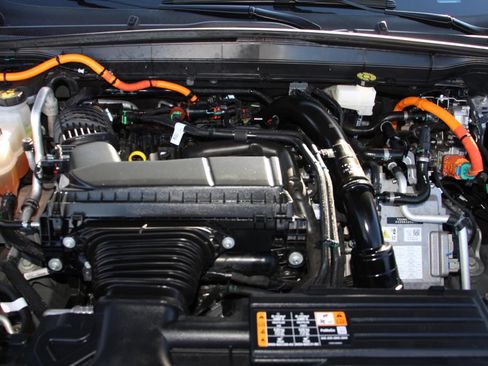 Certified 2025 Lincoln Nautilus Premier AWD/4WD image 24