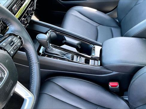 Used 2024 Honda Accord Touring image 13