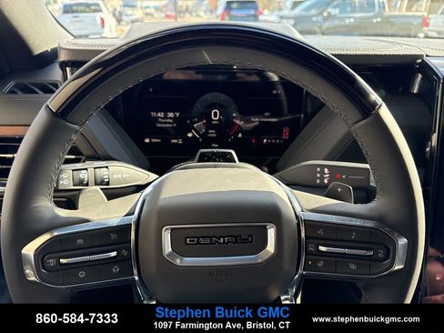 New 2026 GMC Yukon Denali w/ Denali Reserve Package image 19