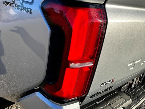 Used 2024 Toyota Tacoma TRD Off-Road image 27