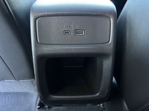 Used 2025 Chevrolet Trax RS w/ Sunroof Package image 19