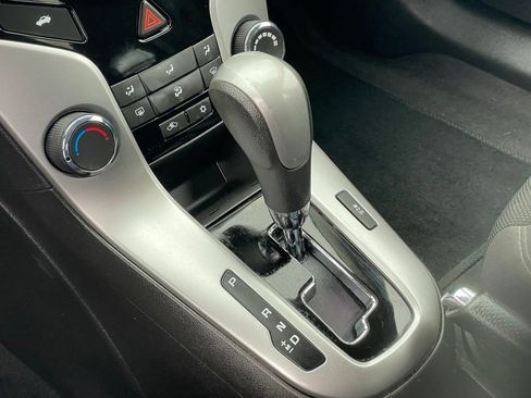 Used 2015 Chevrolet Cruze LT image 19