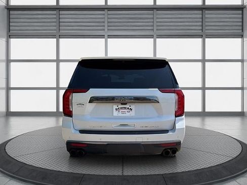 Used 2023 GMC Yukon XL Denali Ultimate AWD/4WD image 5