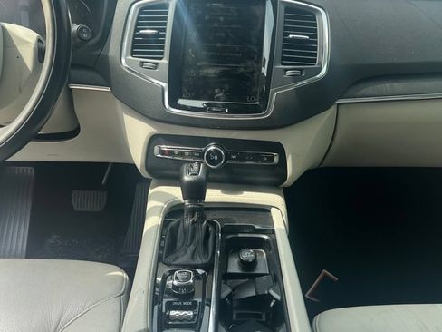 Used 2020 Volvo XC90 T5 Momentum w/ Protection Package Premier FWD image 12