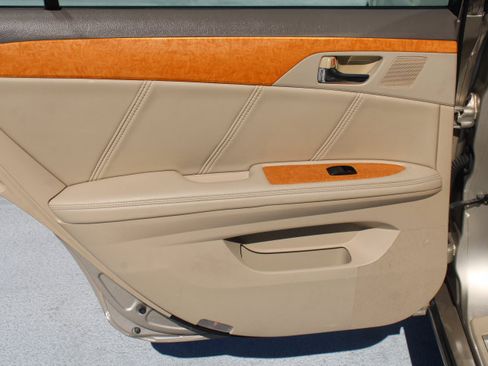 Used 2007 Toyota Avalon Limited FWD image 13