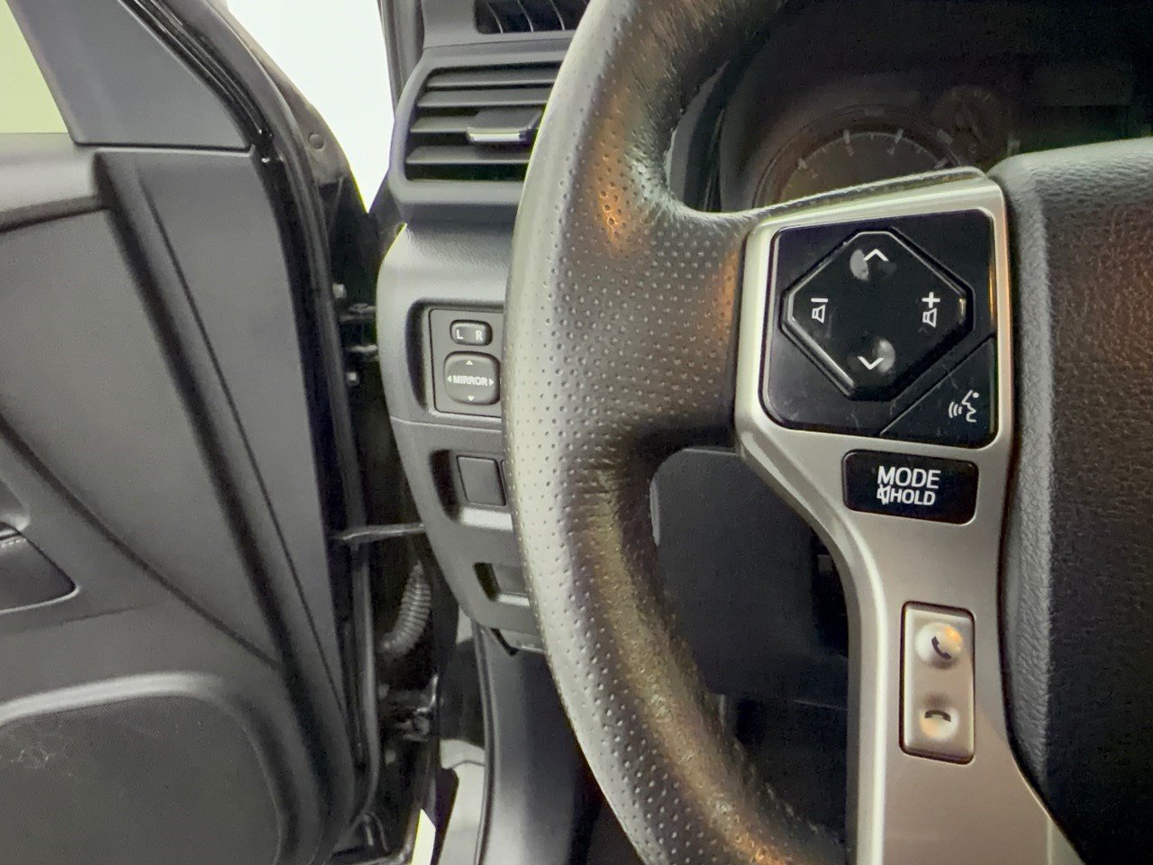 Used 2024 Toyota 4Runner SR5 Premium w/ Moonroof Package AWD/4WD image 18