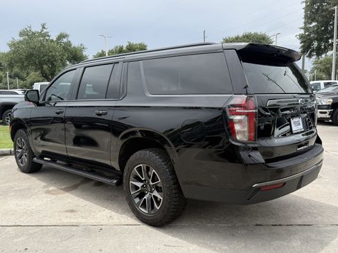 Used 2021 Chevrolet Suburban Z71 w/ Luxury Package AWD/4WD image 6