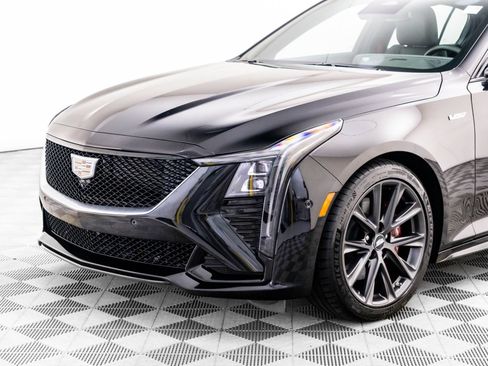 Used 2025 Cadillac CT5 V RWD image 39