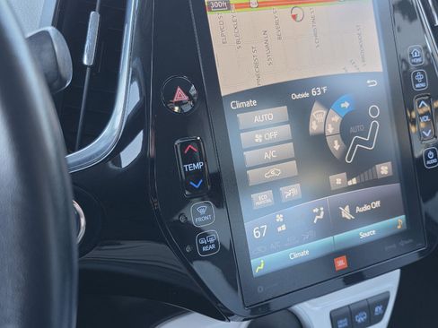 Used 2017 Toyota Prius Prime Plus image 20