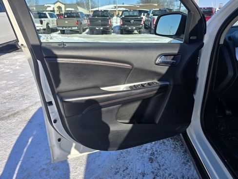 Used 2016 Dodge Journey R/T w/ Driver Convenience Group image 9