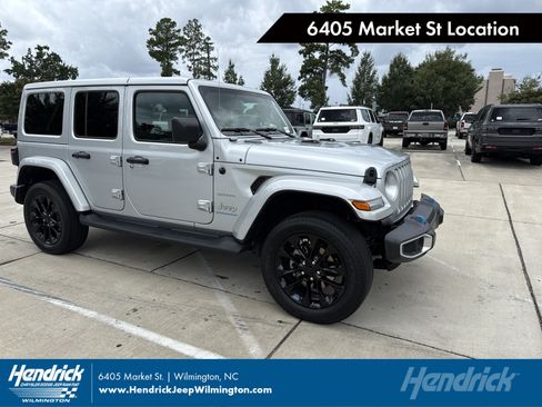 Used 2023 Jeep Wrangler Unlimited Sahara w/ Cold Weather Group AWD/4WD image 1