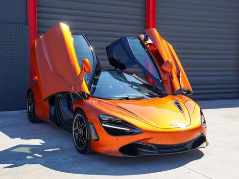 Used 2018 McLaren 720S Luxury image 16