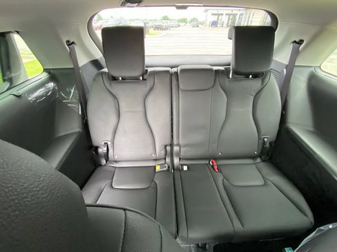 New 2026 Kia Carnival SX Prestige FWD image 25