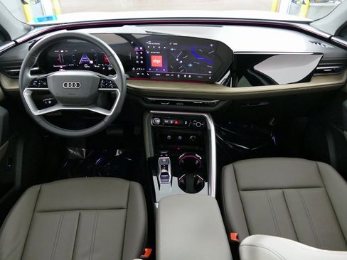Certified 2025 Audi Q5 Premium w/ Convenience Package image 24