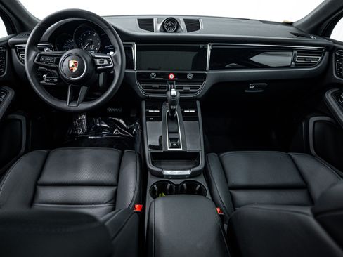 New 2025 Porsche Macan image 12