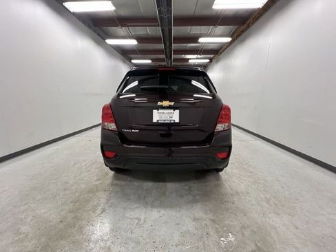Used 2022 Chevrolet Trax LS w/ Tint and Cruise Package image 7