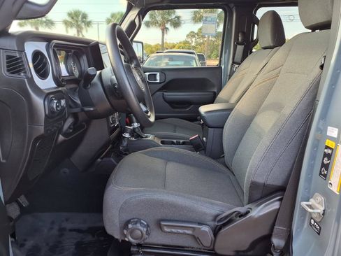 Used 2024 Jeep Gladiator Sport AWD/4WD image 25