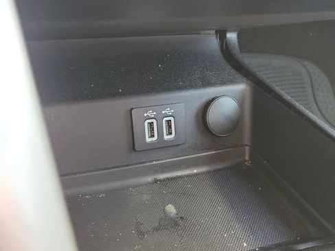 Used 2020 Ford Fusion SE FWD image 30