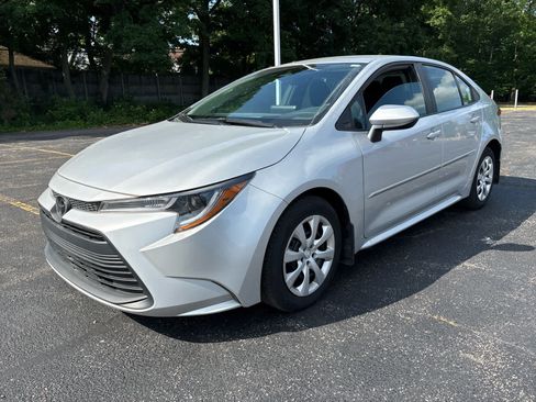 Used 2024 Toyota Corolla LE FWD image 1