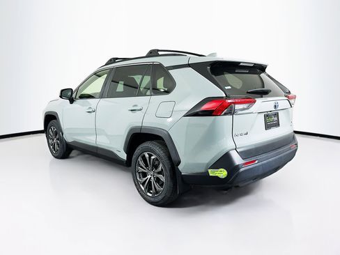 Used 2022 Toyota RAV4 XLE Premium image 5