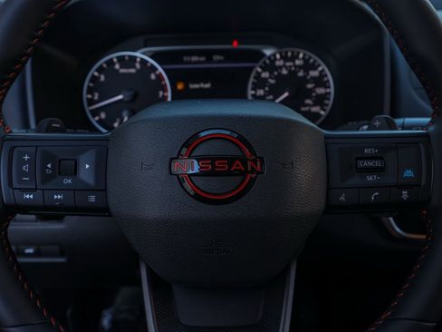 Used 2025 Nissan Rogue SV image 25