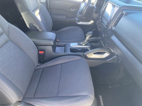Used 2022 Nissan Frontier SV w/ Technology Package image 7