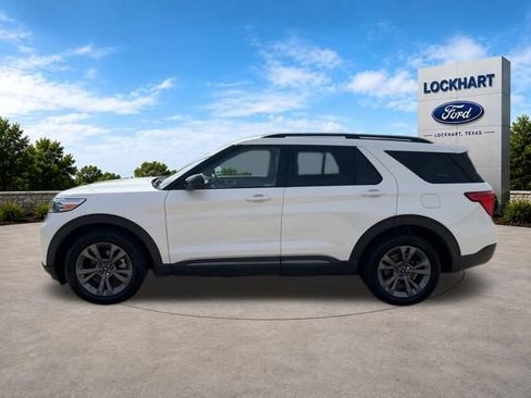 Used 2023 Ford Explorer XLT w/ Equipment Group 202A AWD/4WD image 4
