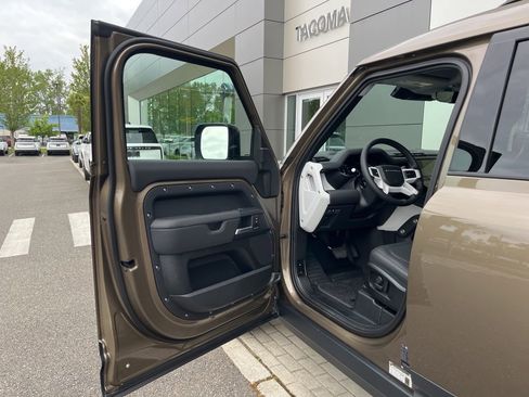 New 2026 Land Rover Defender 110 S AWD/4WD image 10