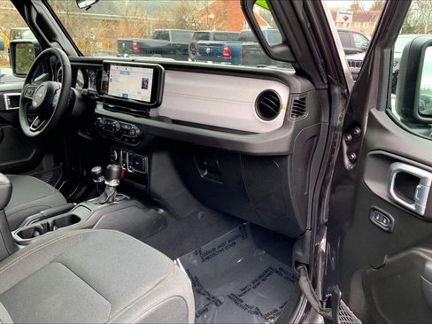 Certified 2025 Jeep Wrangler Sport image 14