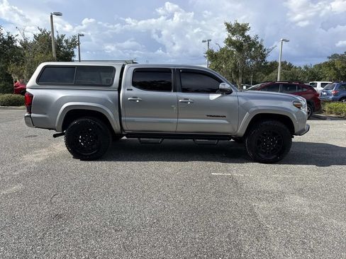 Used 2021 Toyota Tacoma SR5 RWD image 2