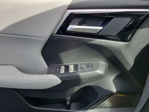 New 2025 Mitsubishi Outlander SE image 25