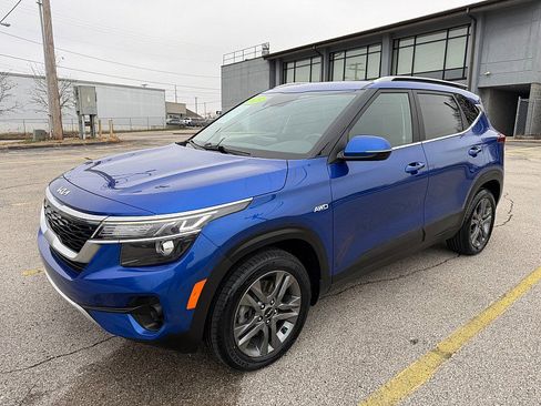 Used 2023 Kia Seltos S w/ Navigation Package image 3