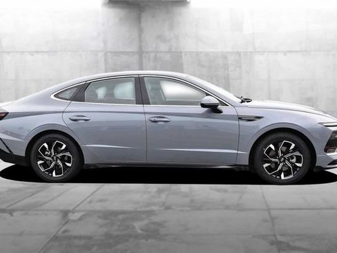 Used 2025 Hyundai Sonata SEL FWD image 5