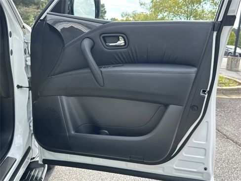 Certified 2024 Nissan Armada SL w/ Midnight Edition Package image 15