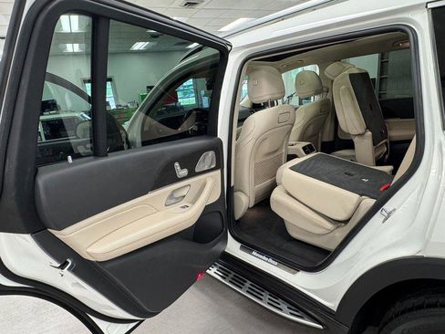 Used 2020 Mercedes-Benz GLS 450 4MATIC image 21